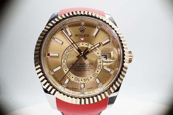 RolexSkyDwellerGold00009